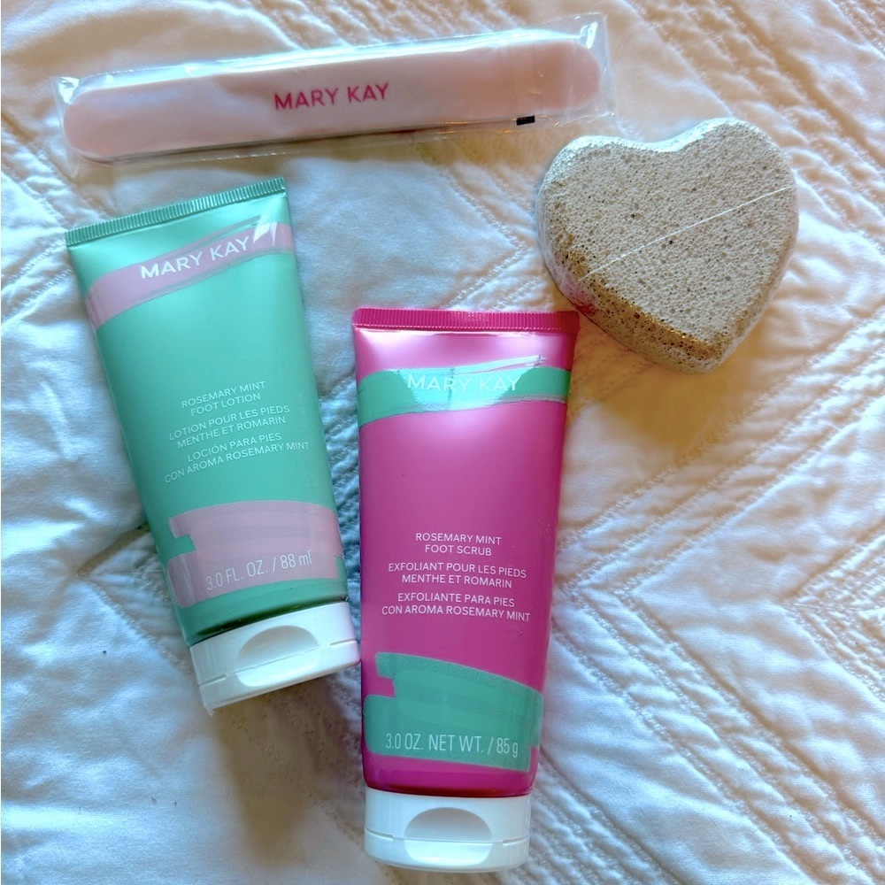 Mary Kay pedicure set. Brand new. Mint foot scrub, lotion, pumice stone, file.